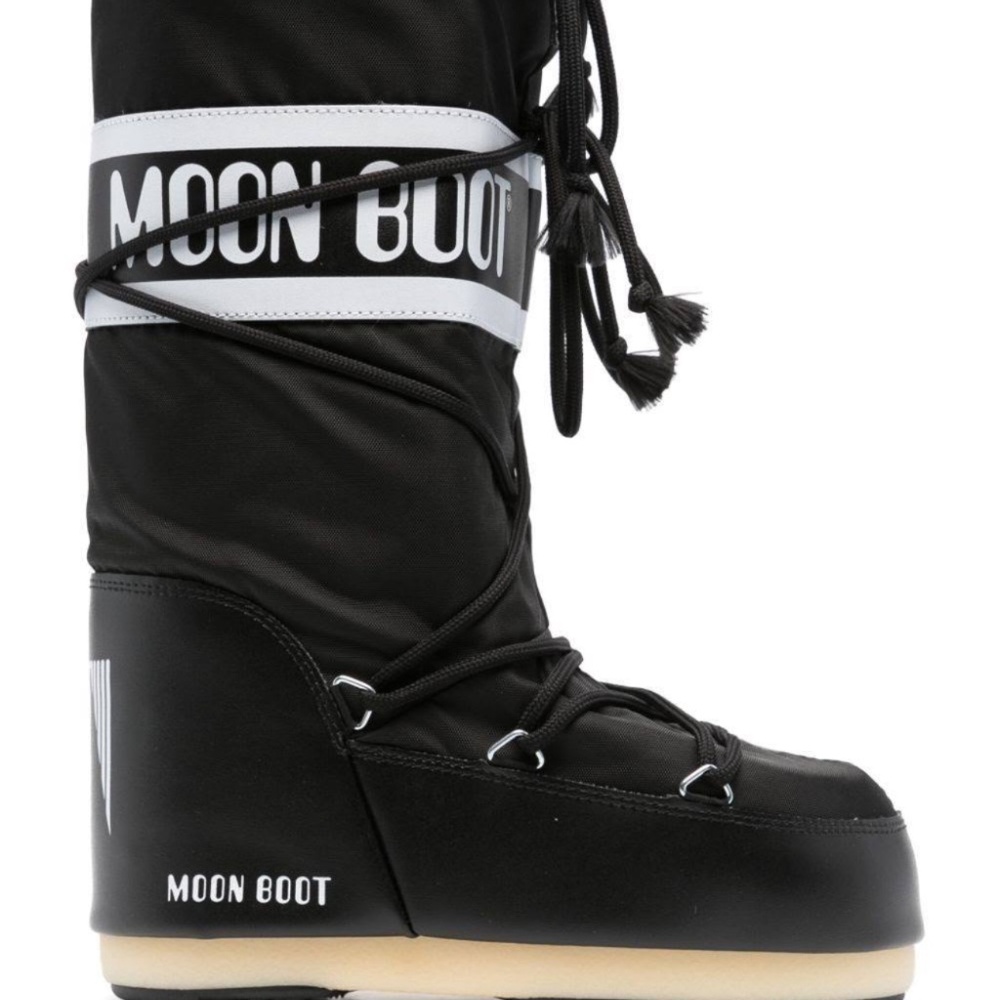 Moon boots